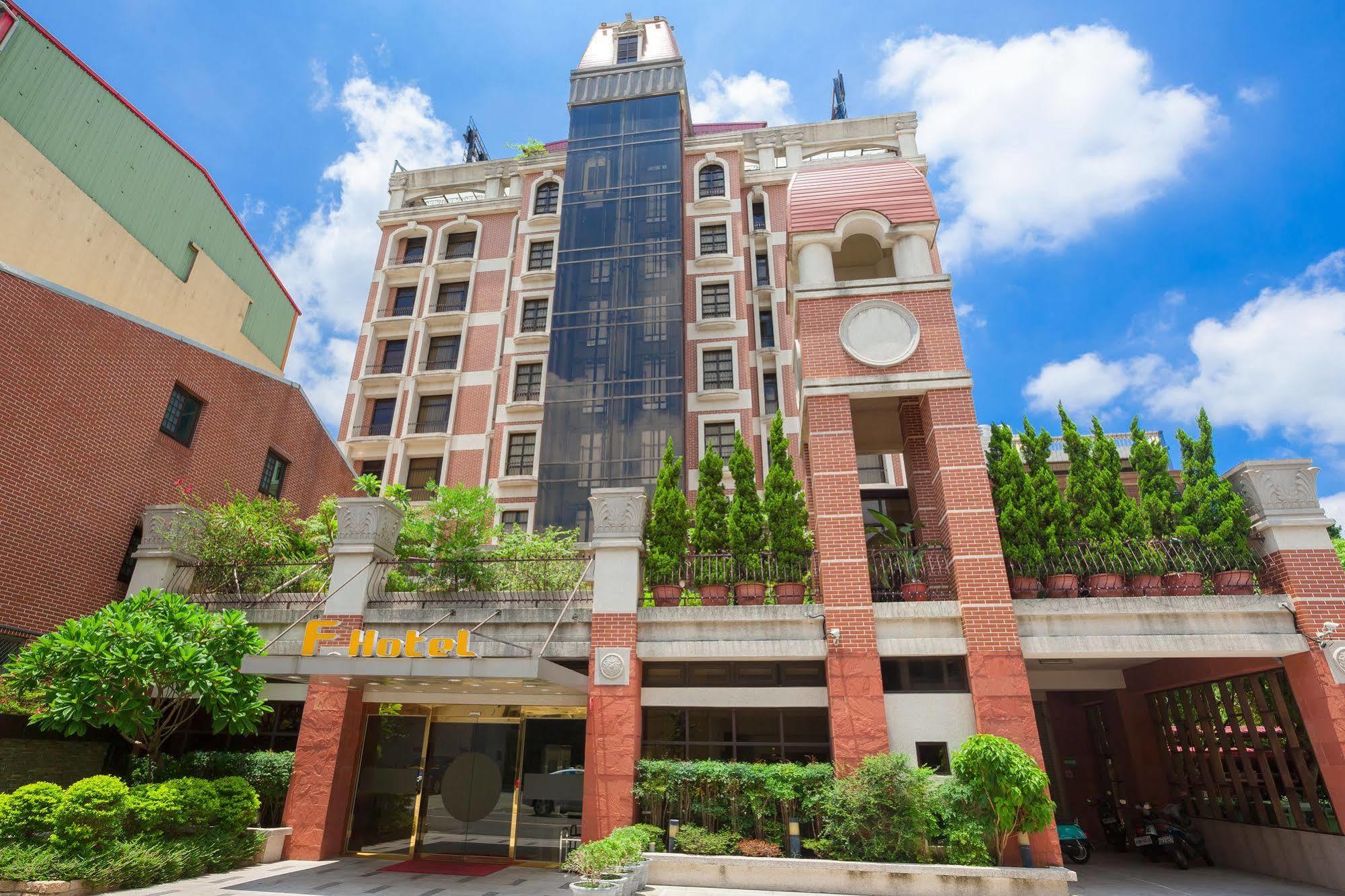 F Hotel - Sanyi Bagian luar foto